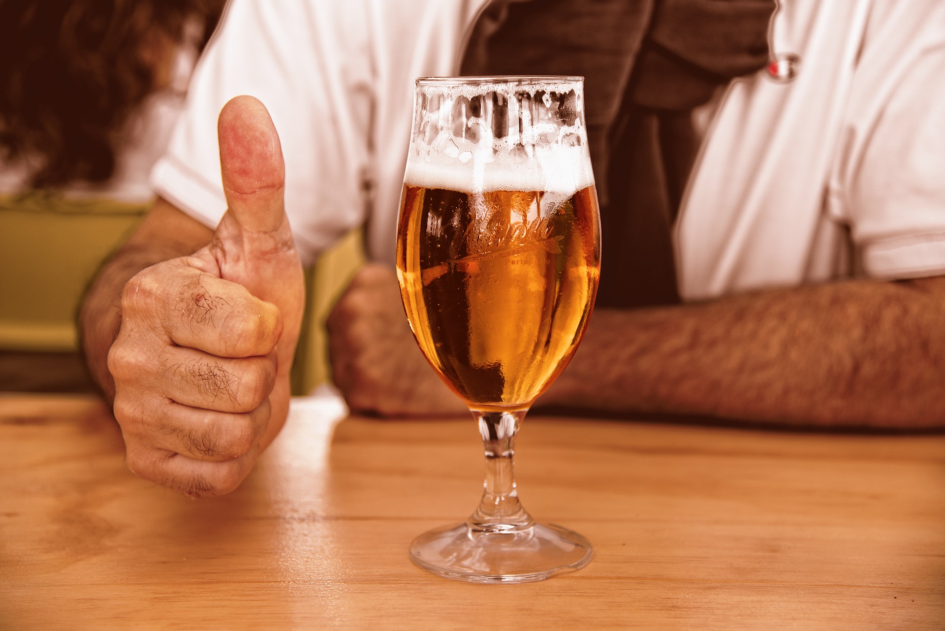 FrP mener norsk alkohollov er «dustete» – regjeringen svarer at FrP er det mest «dustete» de vet&nbsp;<span>(+)</span>