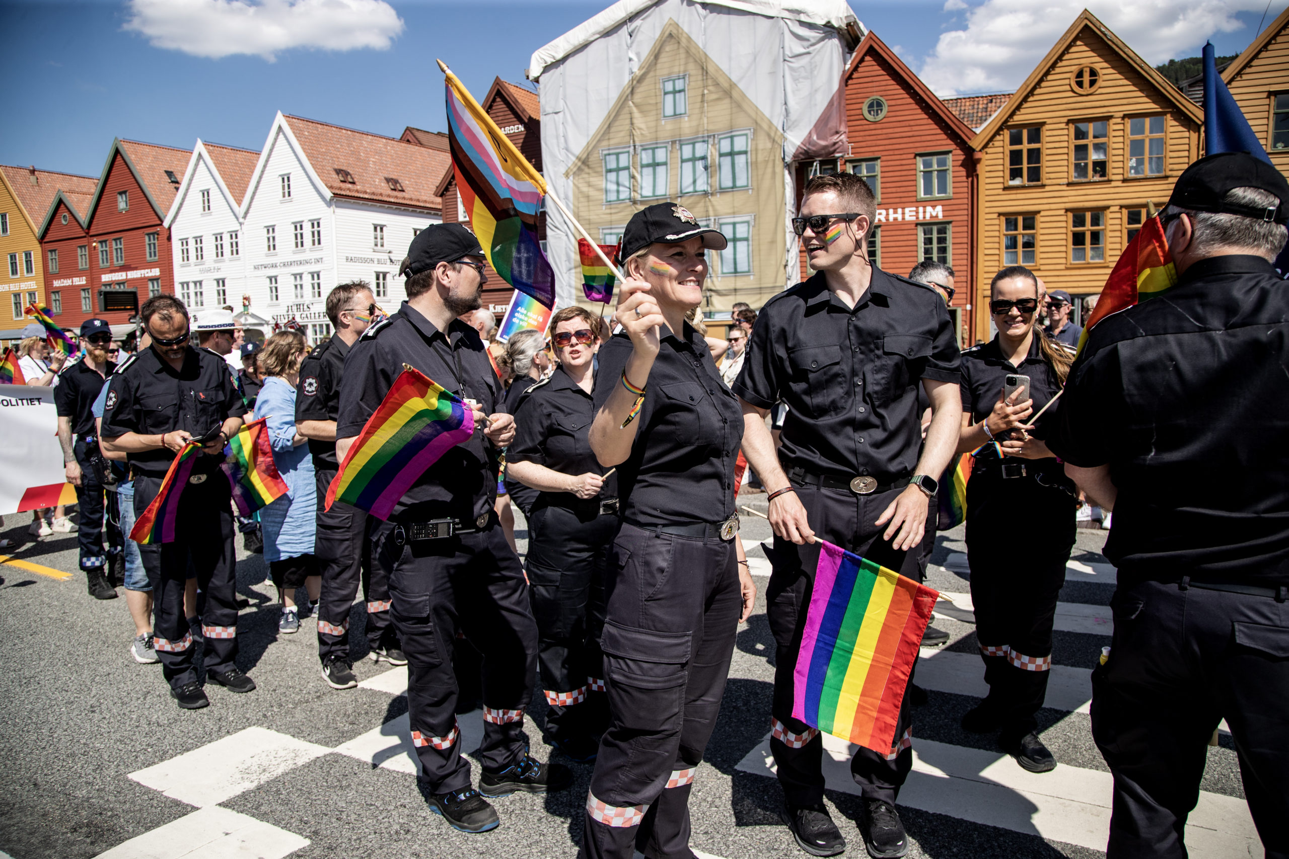 Hvorfor får pride særbehandling, og hvorfor invaderer pride barneskolen? Muslimer reagerer&nbsp;<span>(+)</span>
