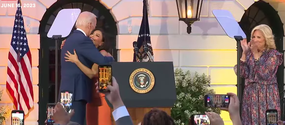 «Creepy Joe» slår til igjen - denne gangen er det Eva Longoria&nbsp;<span>(+)</span>