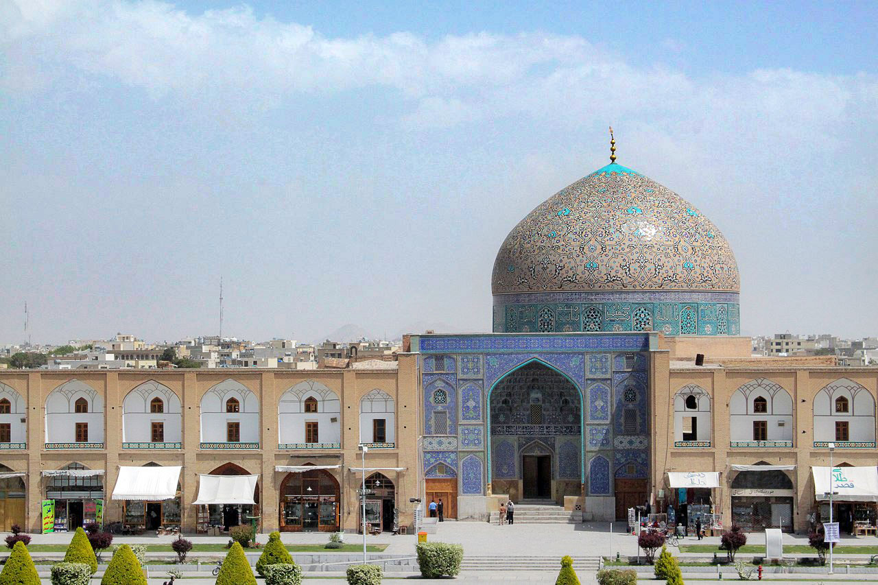 To av tre moskeer er stengt: Islam svekkes i Iran&nbsp;<span>(+)</span>