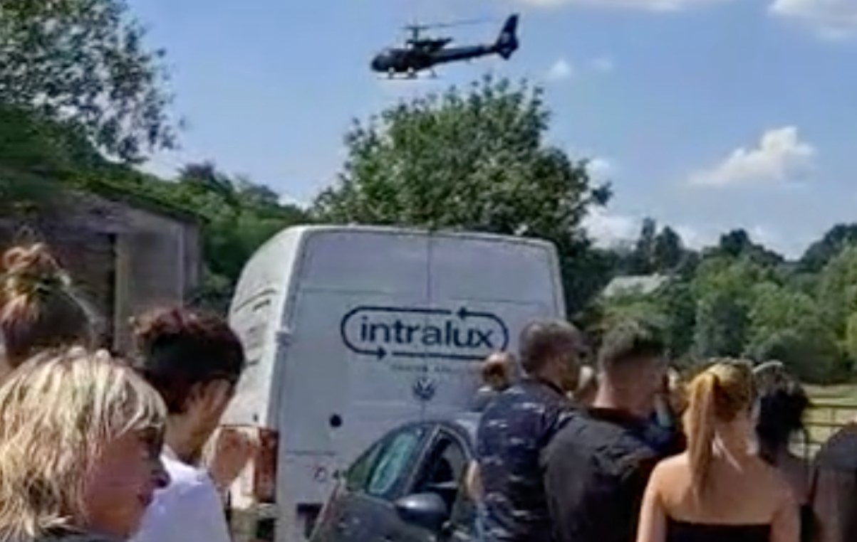 Belgia: «Influencer» ga seg ut for å være død, ankom sin egen «begravelse» i helikopter&nbsp;<span>(+)</span>