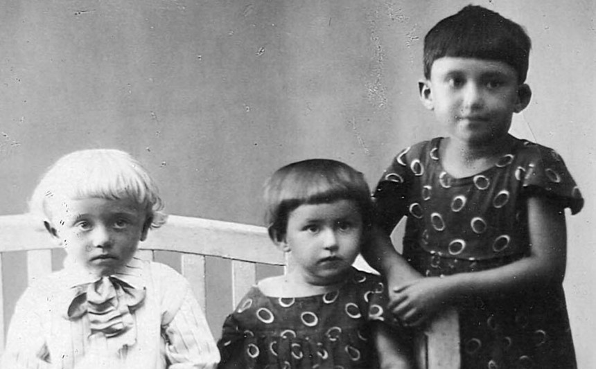 Njusja, Ella og Grisja Sjostak fra Kiev, drept i Babij jar, september 1941.&nbsp;<span>(+)</span>