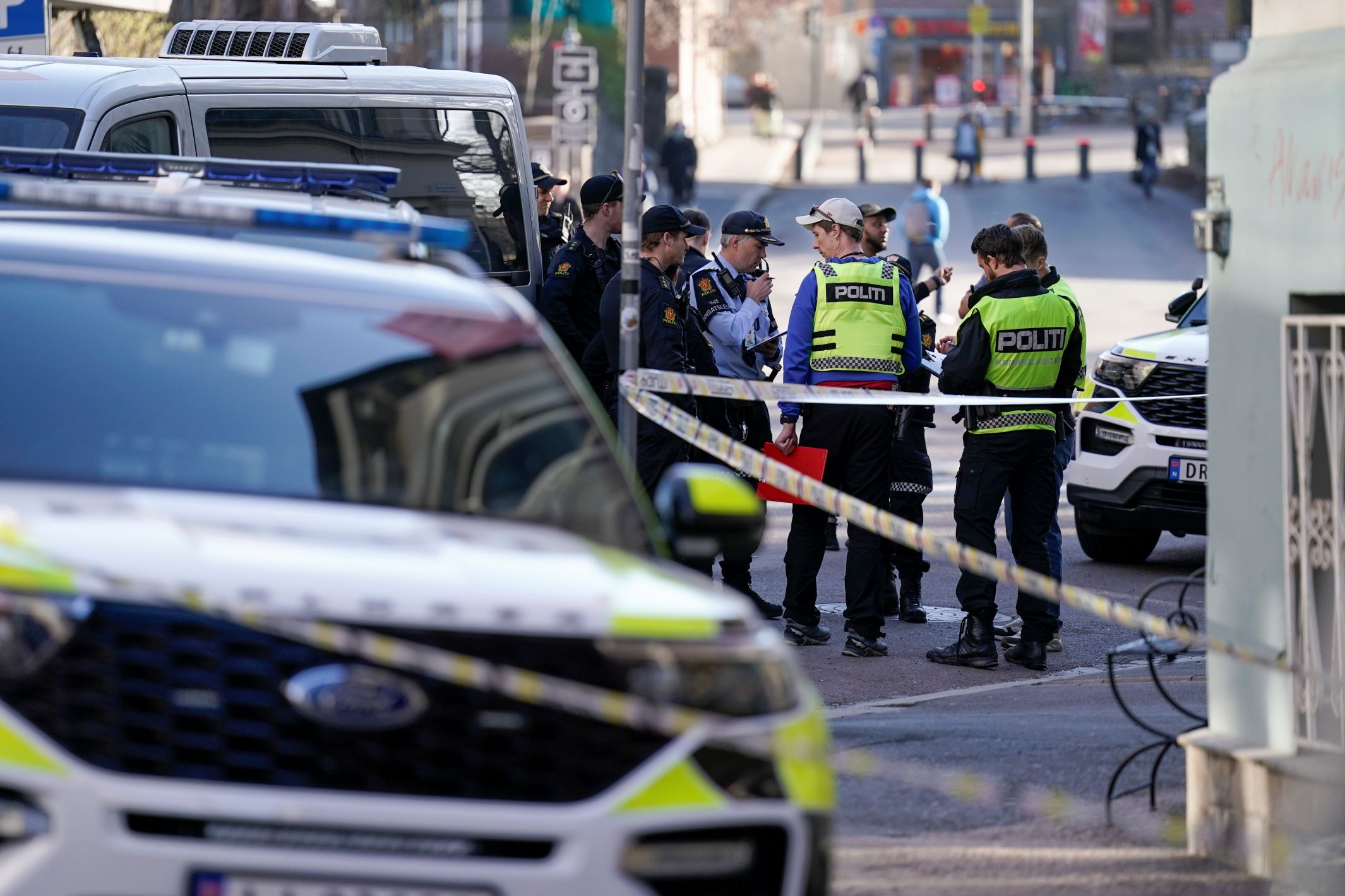 Ungdommer med kniver og øks stanset i Oslo. Oppførte seg «ufyselig», sier politiet&nbsp;<span>(+)</span>