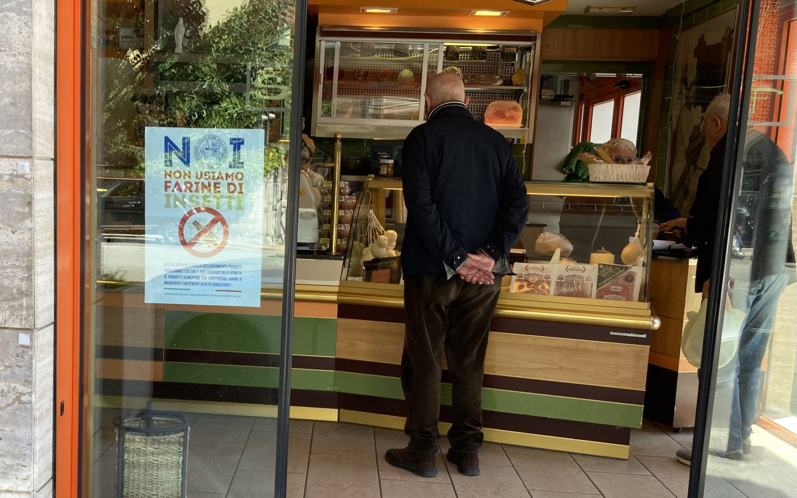 Italienere skal dresseres til å spise pasta med insekter, for klimaets skyld&nbsp;<span>(+)</span>