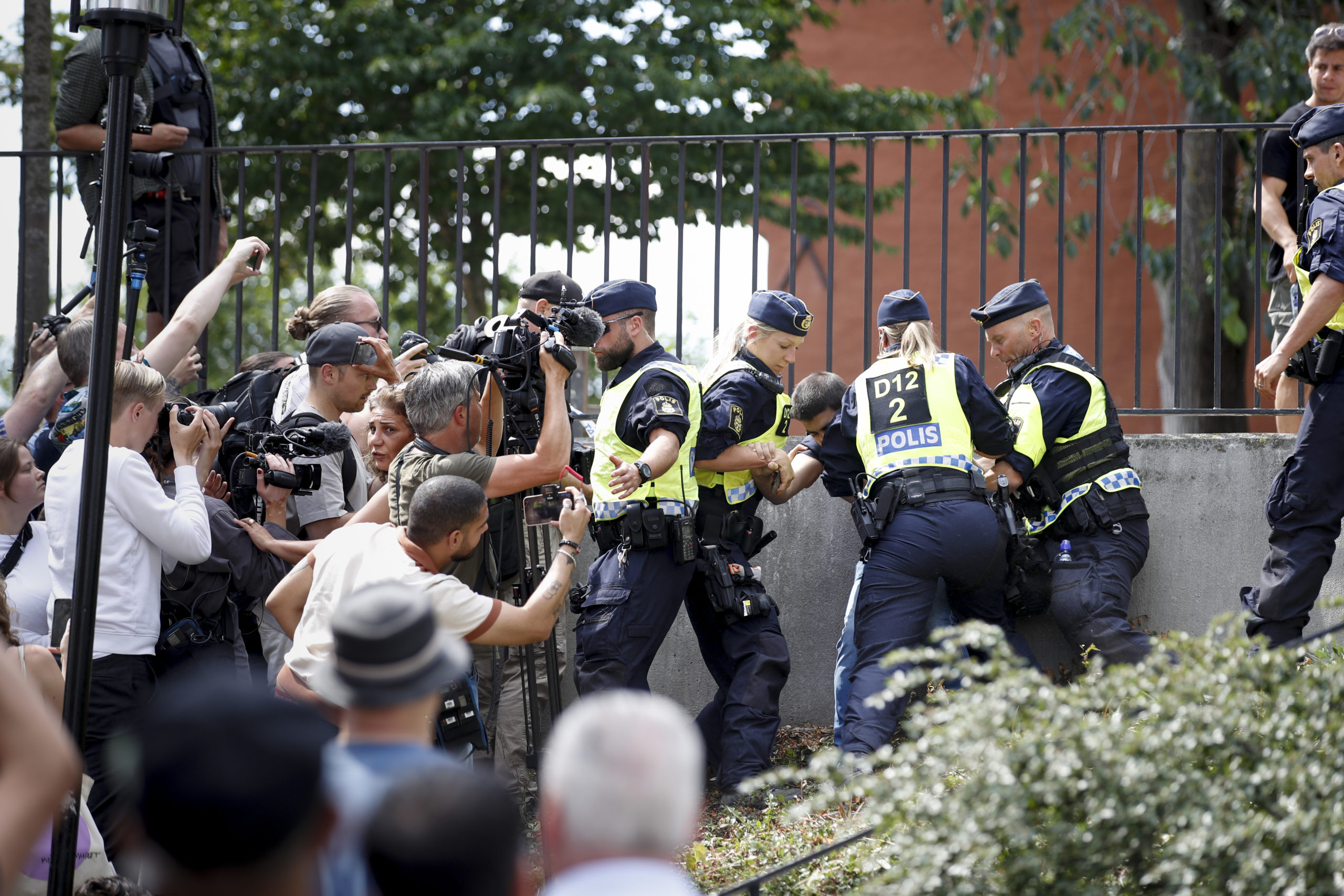 Et forbud mot koranbrenning er ikke slutten på protestene, men slutten på Sverige som demokrati&nbsp;<span>(+)</span>