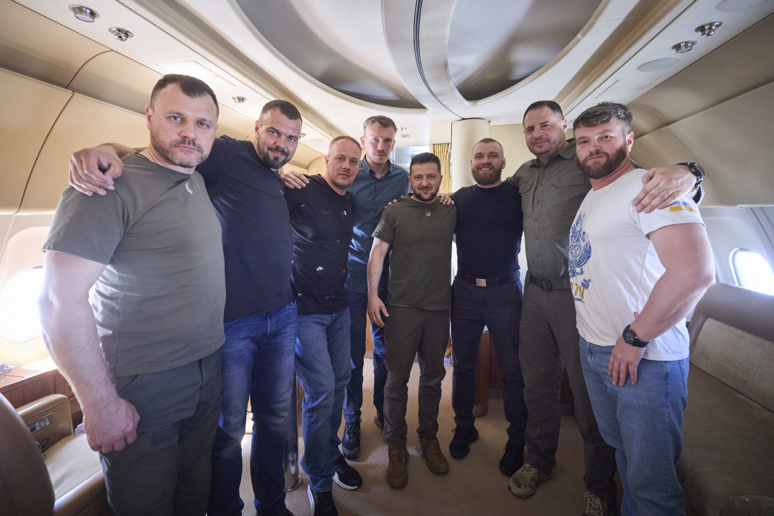 Azov-soldater er "høyrenasjonalister", mens Meloni dyppes i Mussolini-saus&nbsp;<span>(+)</span>
