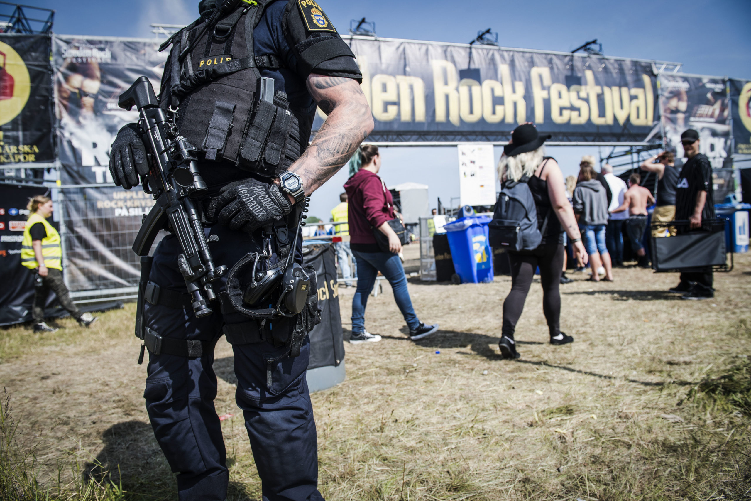 Politiet i Sverige må bære maskinpistoler i frykt for terrorangrep&nbsp;<span>(+)</span>
