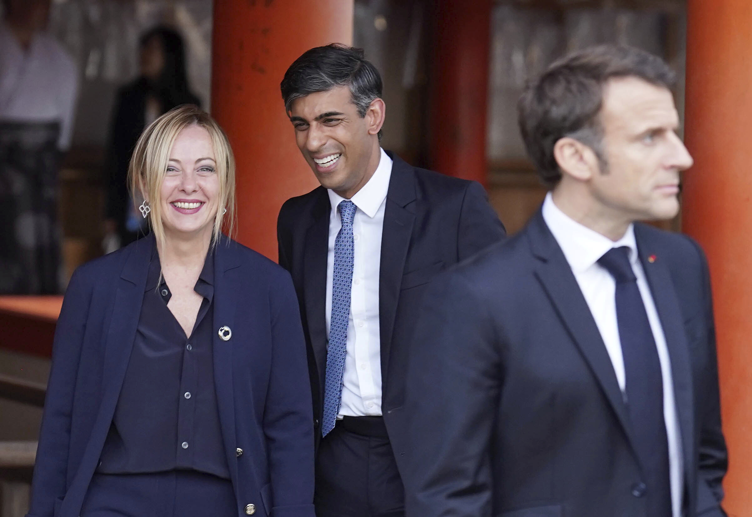 Rishi Sunak vil inngå avtale med Italia for å begrense migrasjonen over Middelhavet&nbsp;<span>(+)</span>