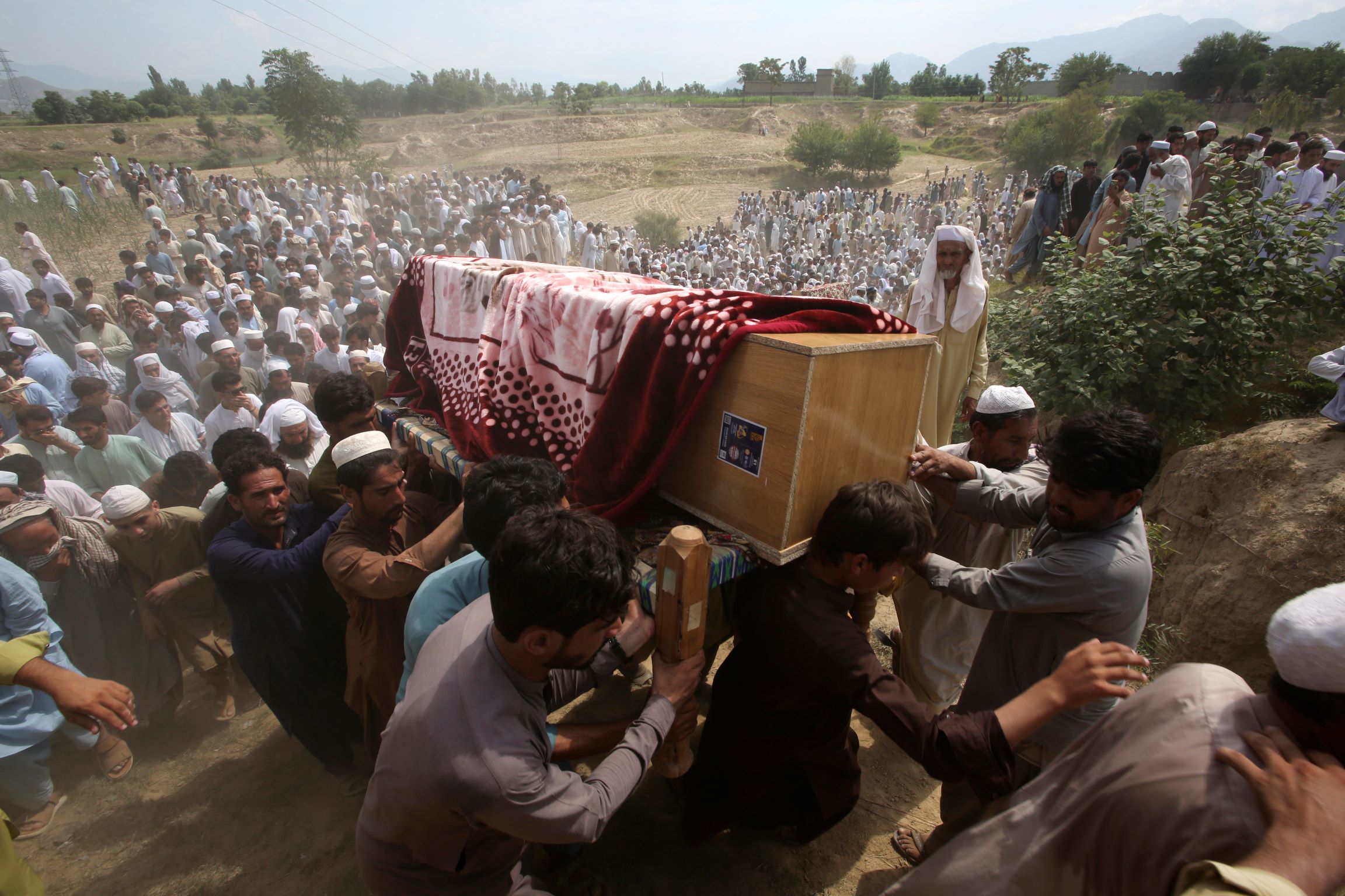 IS tar skylden for selvmords&shy;angrepet i Pakistan der 54 ble drept&nbsp;<span>(+)</span>
