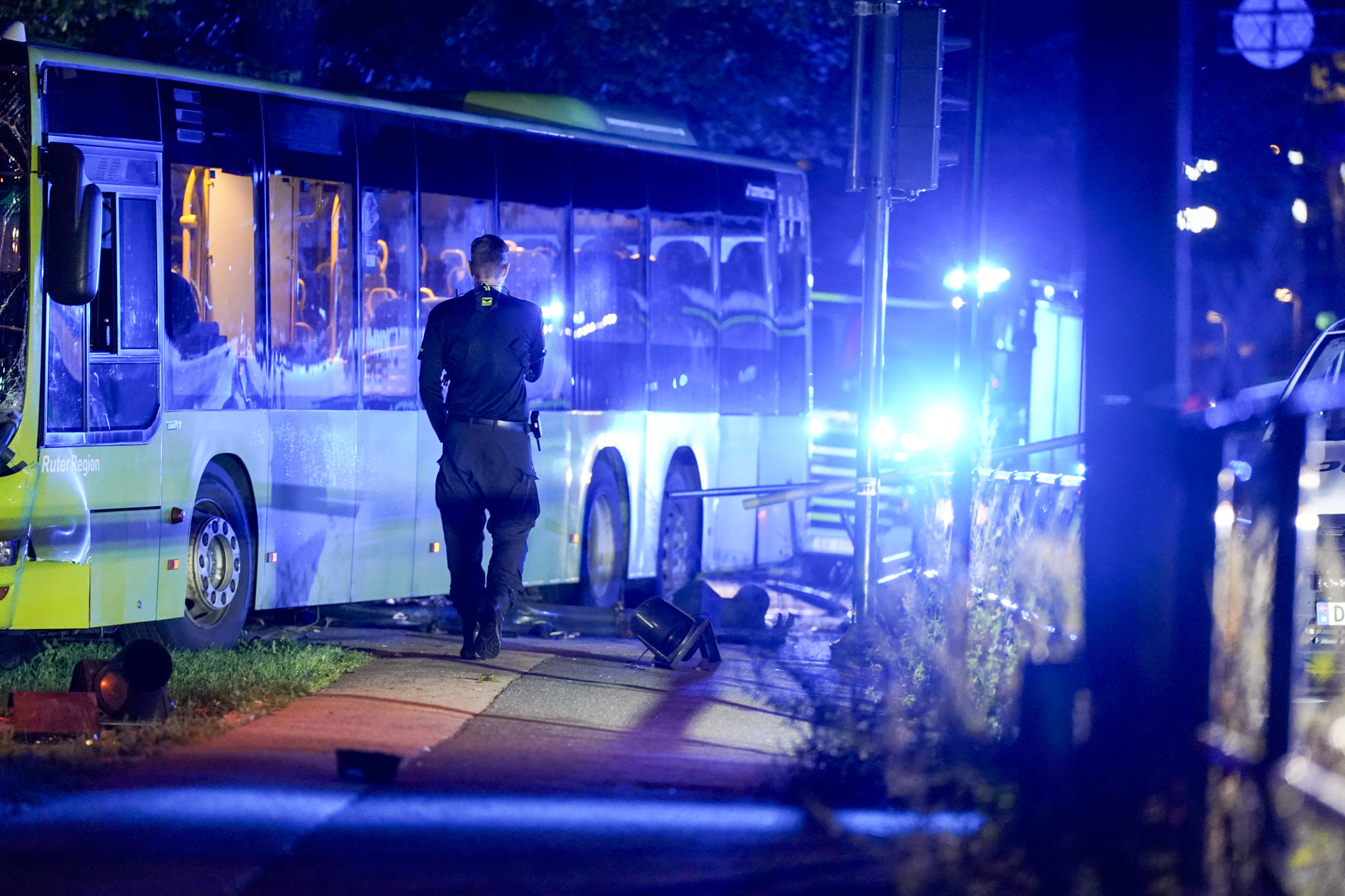 Sjåføren siktet etter at buss braste inn i skole i Oslo onsdag kveld&nbsp;<span>(+)</span>