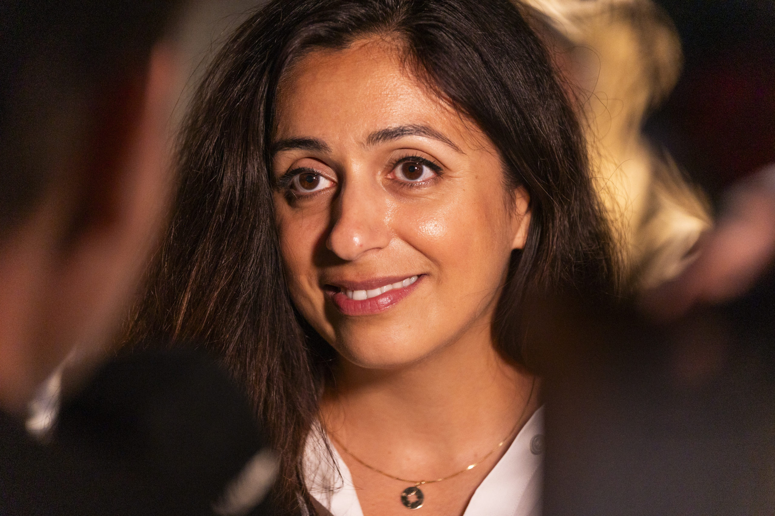 Hadia Tajik: – Jeg er muslim, men går ikke i moské&nbsp;<span>(+)</span>