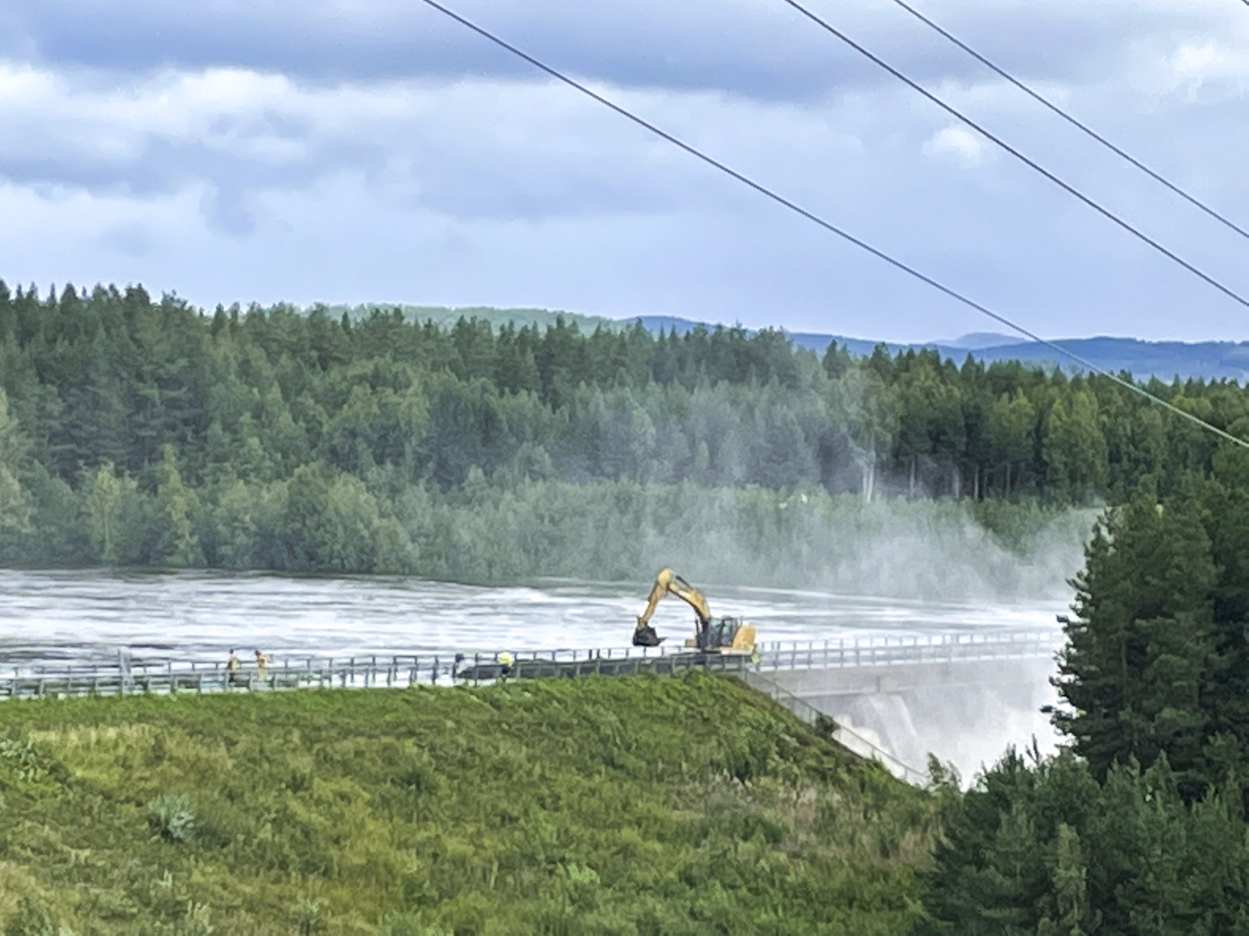 Vann har trengt inn i kraftverk i Våler – demningen har brutt sammen&nbsp;<span>(+)</span>