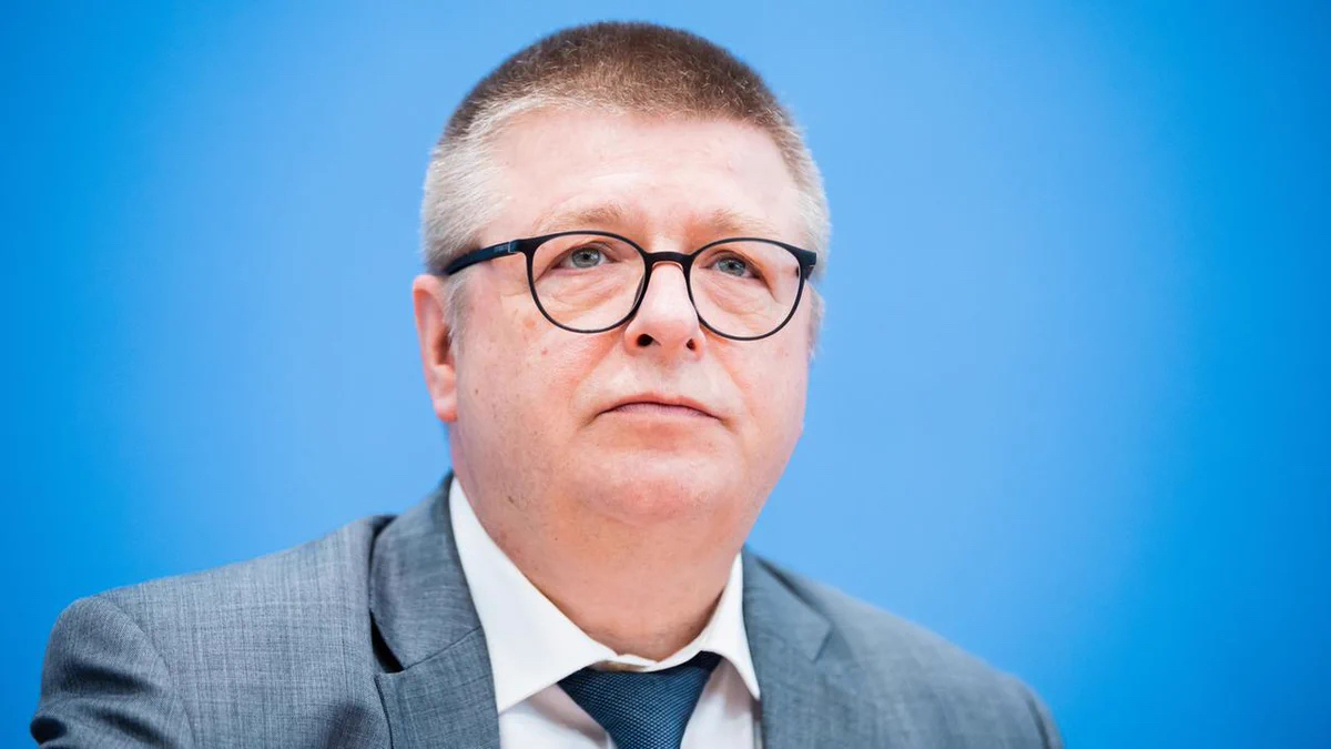 Tysk overvåknings­sjef: – Etnisk folke­forståelse en fare for demokratiet&nbsp;<span>(+)</span>