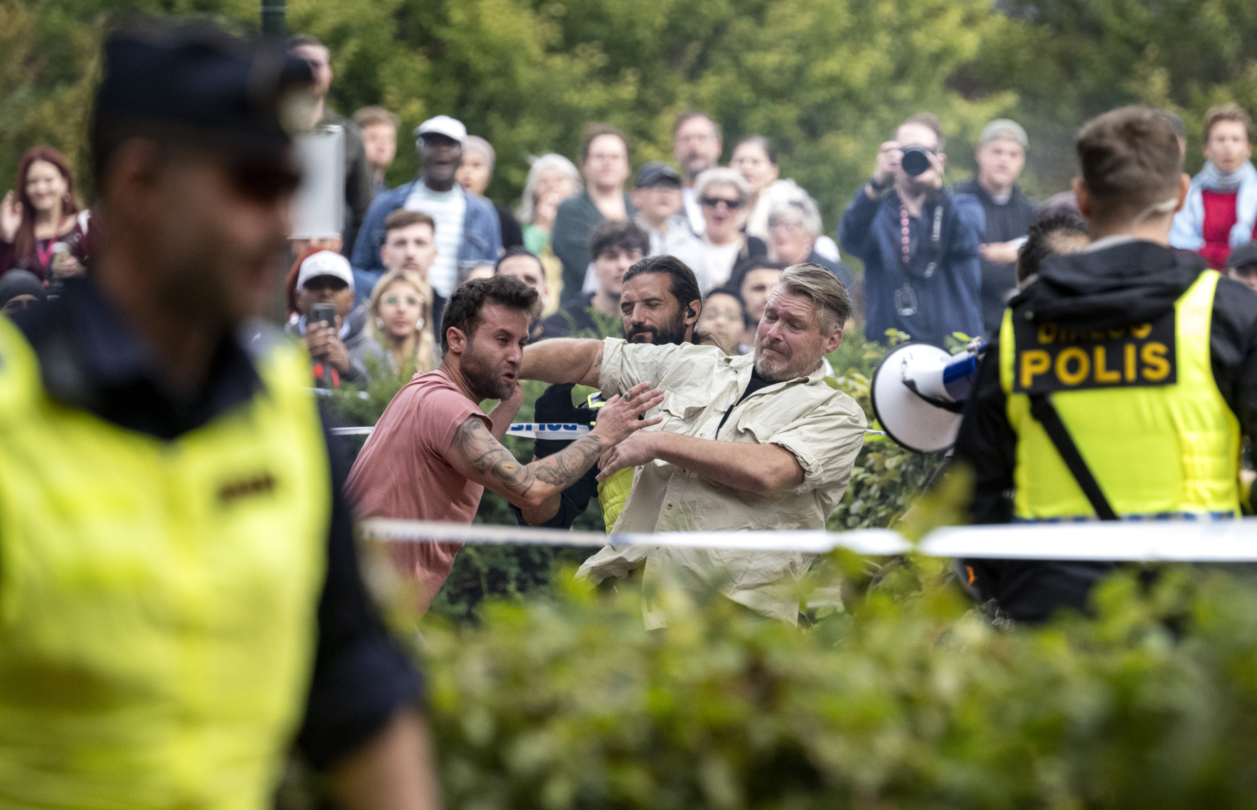 Voldelige sammen&shy;støt i Malmö etter koran&shy;brenning&nbsp;<span>(+)</span>