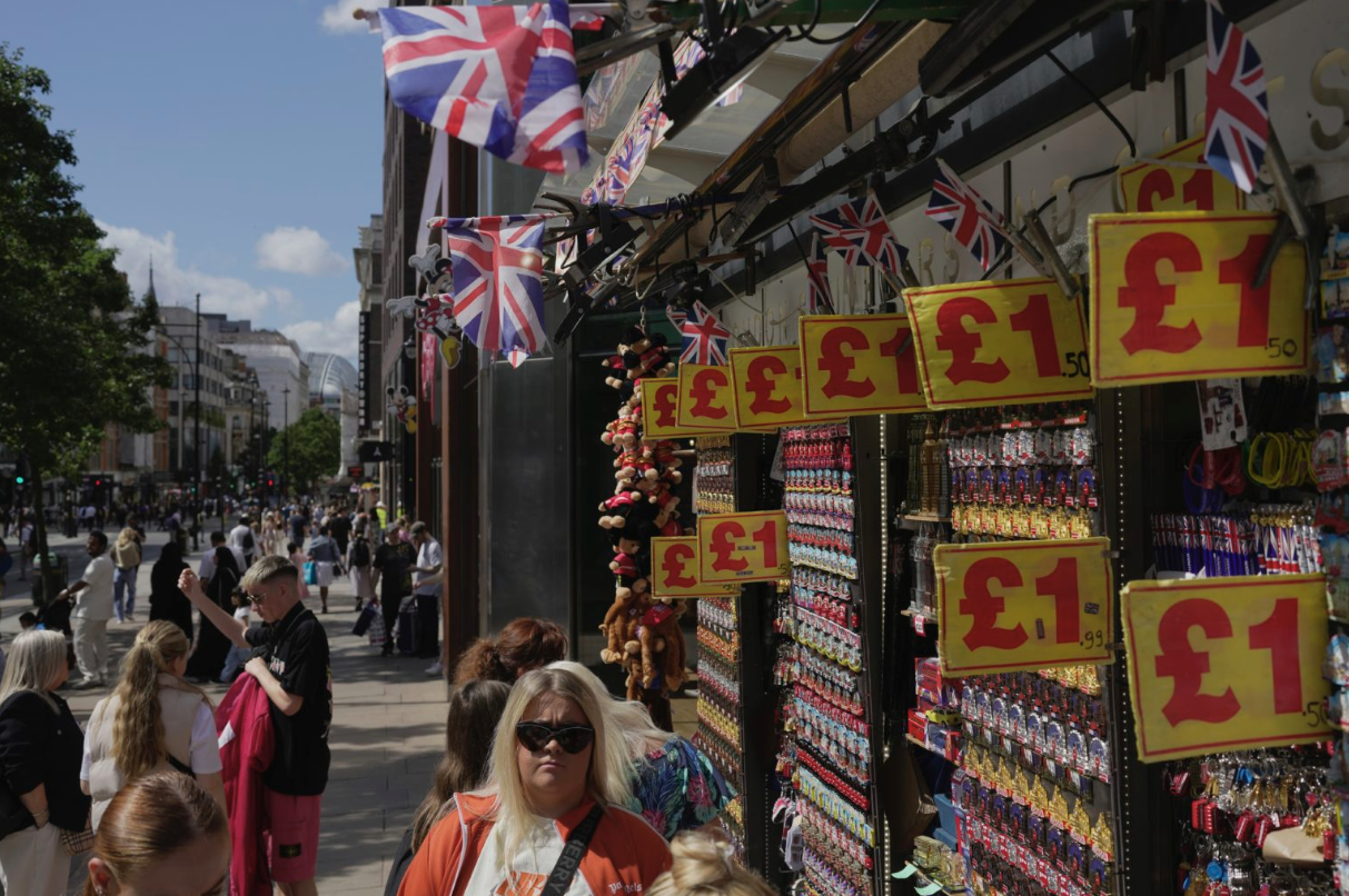Regnvær og streik får skylden for nedgang i britisk økonomi&nbsp;<span>(+)</span>