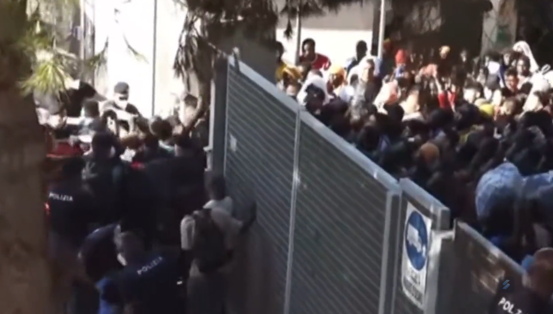 Lampedusa opplever en invasjon&nbsp;<span>(+)</span>