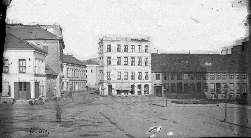 Torvgaden i Christiania sett fra Stortorvet (c.1863-70)&nbsp;<span>(+)</span>