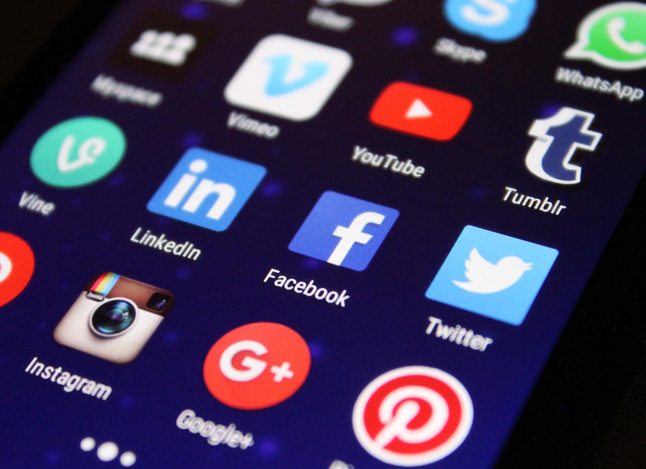 EU etterforsker X/Twitter for spredning av desinformasjon&nbsp;<span>(+)</span>
