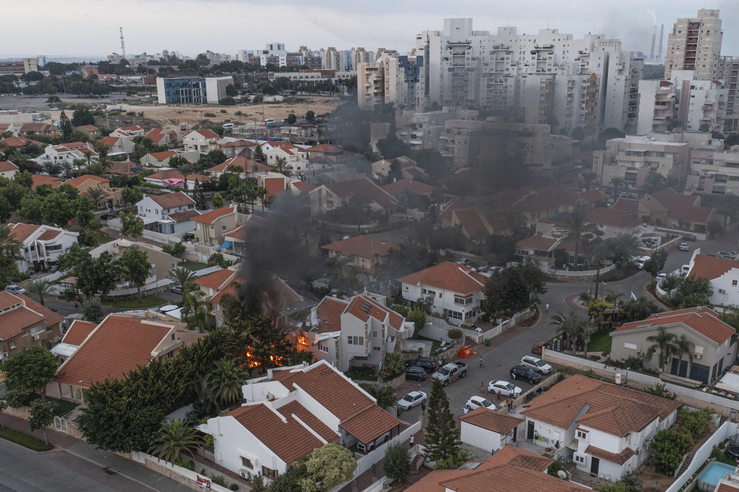 Hamas angriper Tel Aviv og Jerusalem, terrorister har krysset grensen&nbsp;<span>(+)</span>