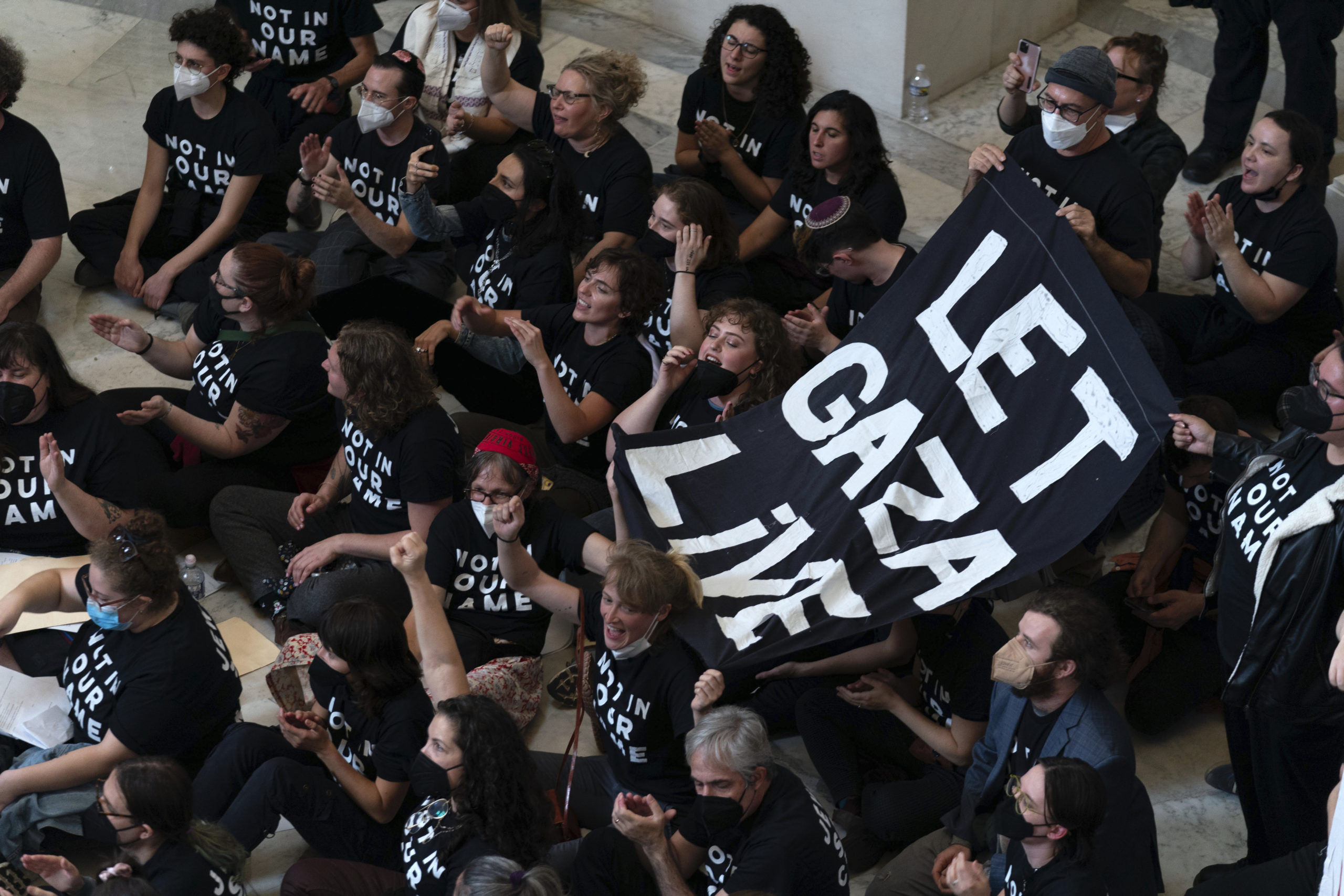 Radikal gruppe okkuperer deler av Capitol Hill, krever våpenhvile og stans i «folkemordet»&nbsp;<span>(+)</span>