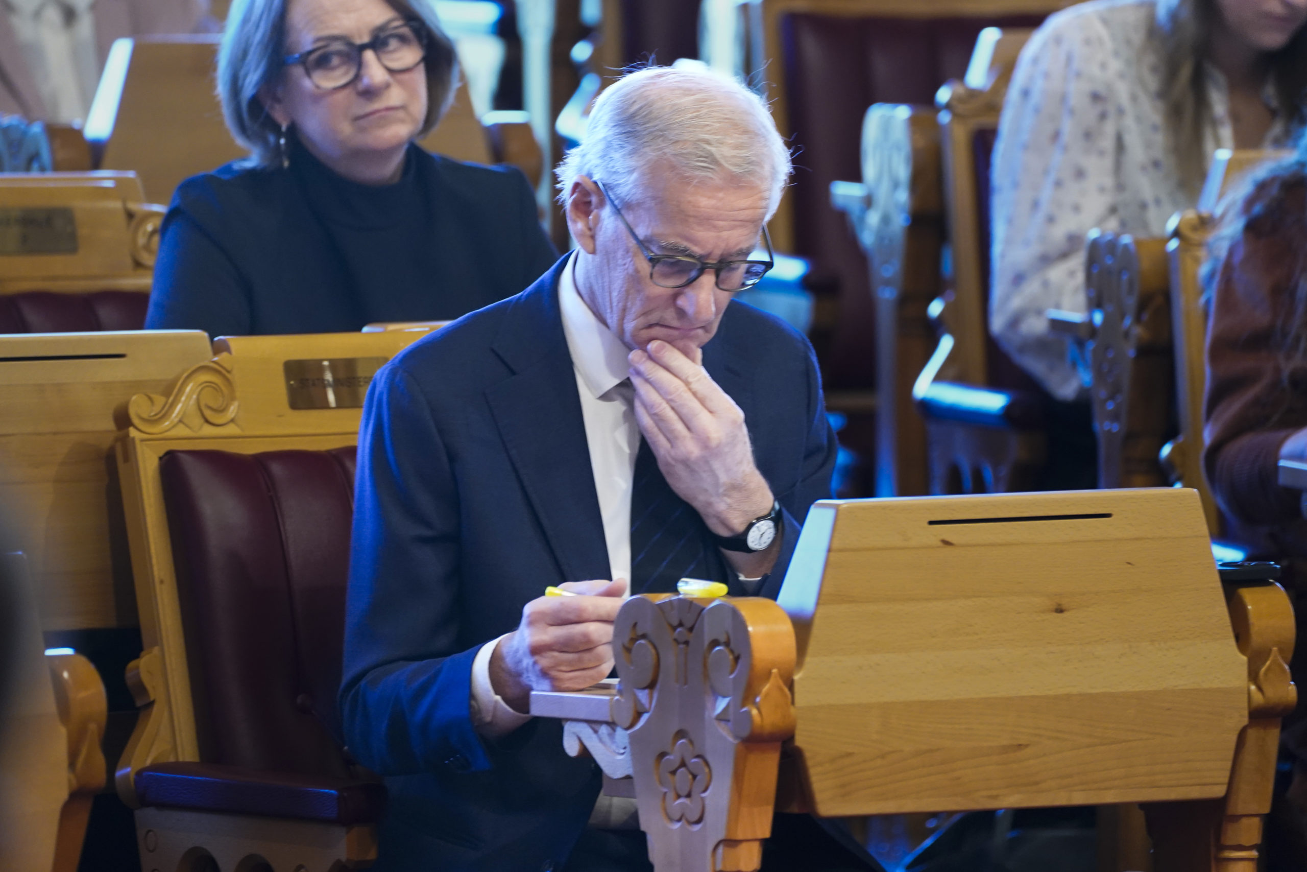 Støre mener krigen i Ukraina bør løses med politisk og diplomatisk arbeid&nbsp;<span>(+)</span>