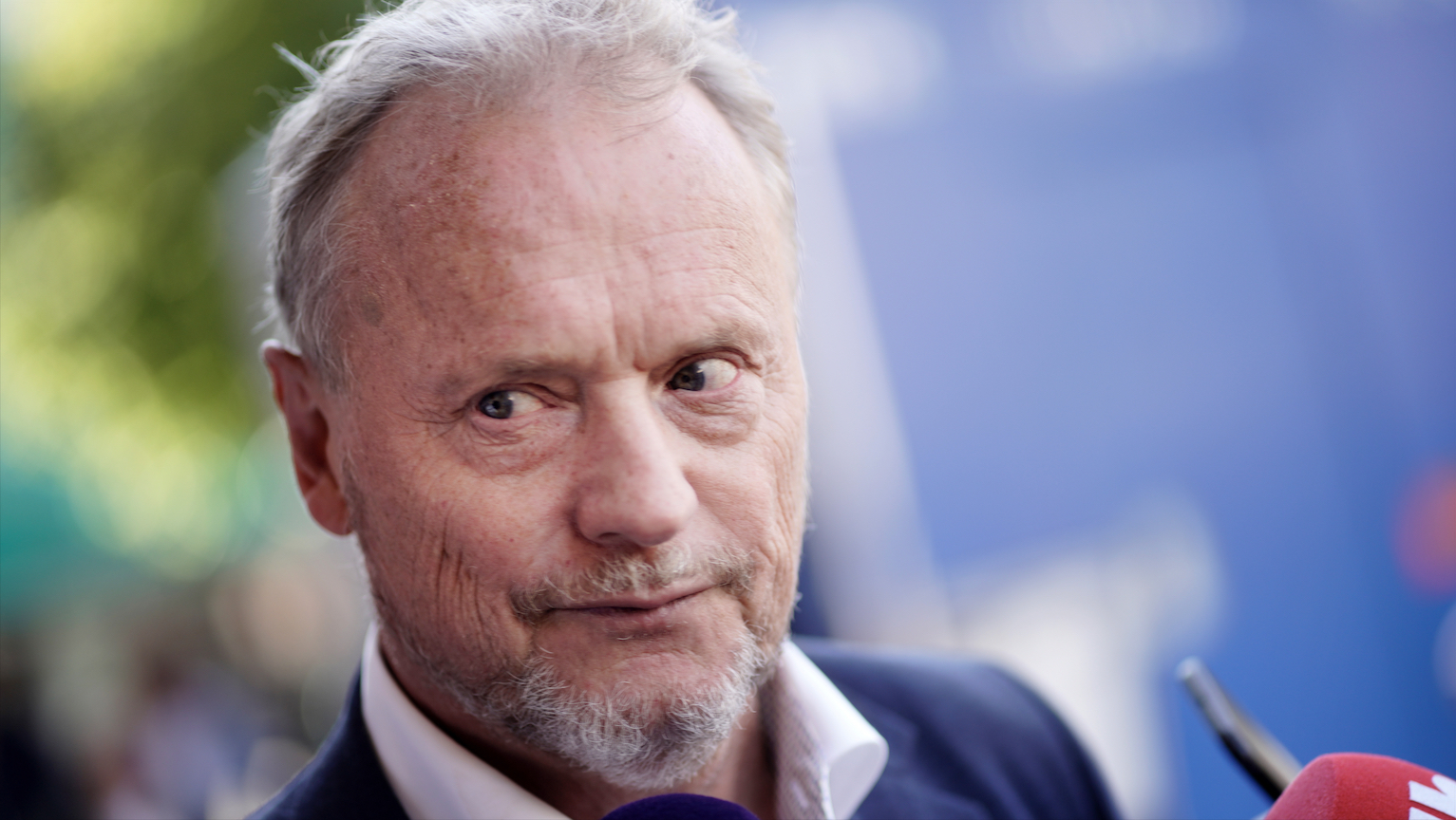 Raymond slår et slag for hijaben på vei over til anti-israelske Norsk Folkehjelp&nbsp;<span>(+)</span>