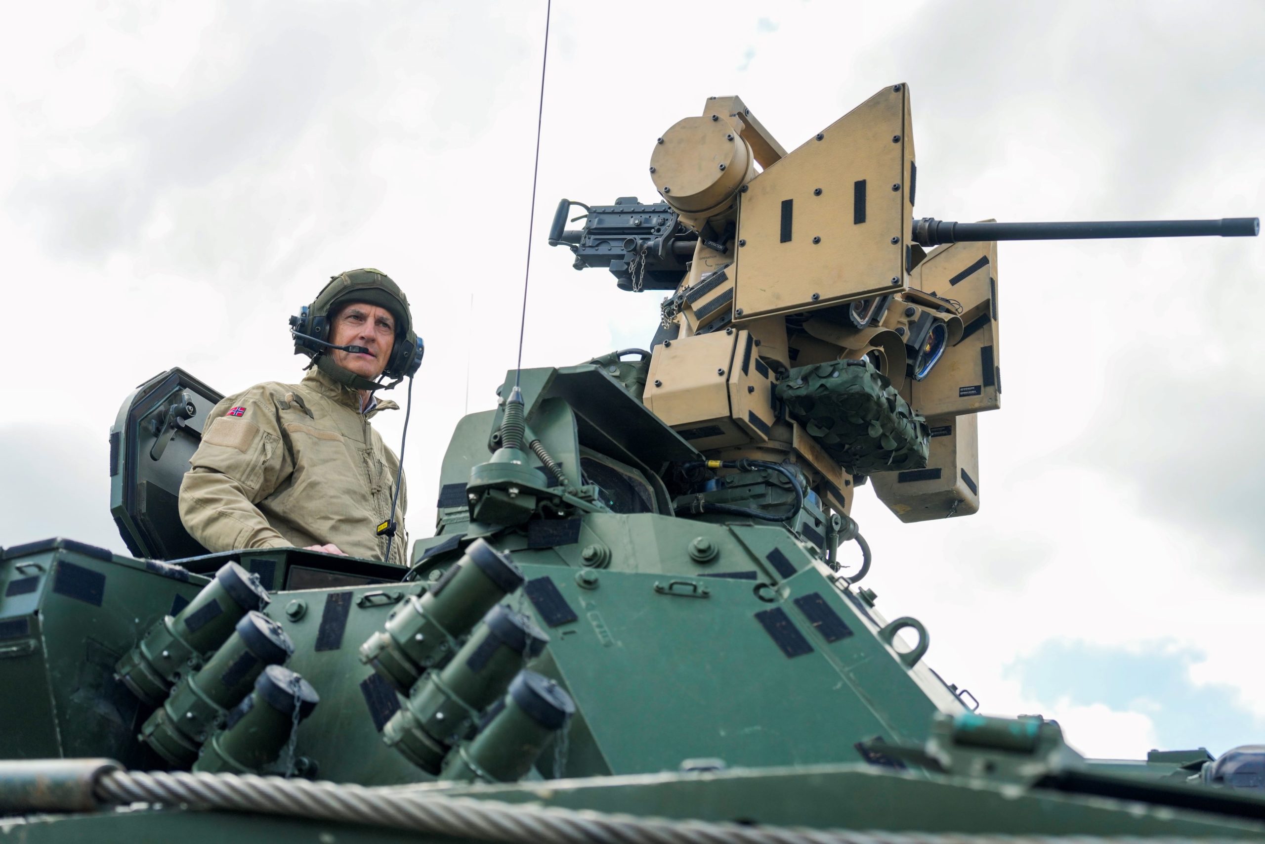 Støre vil ha forlik om Forsvaret – starter samtalene mandag&nbsp;<span>(+)</span>