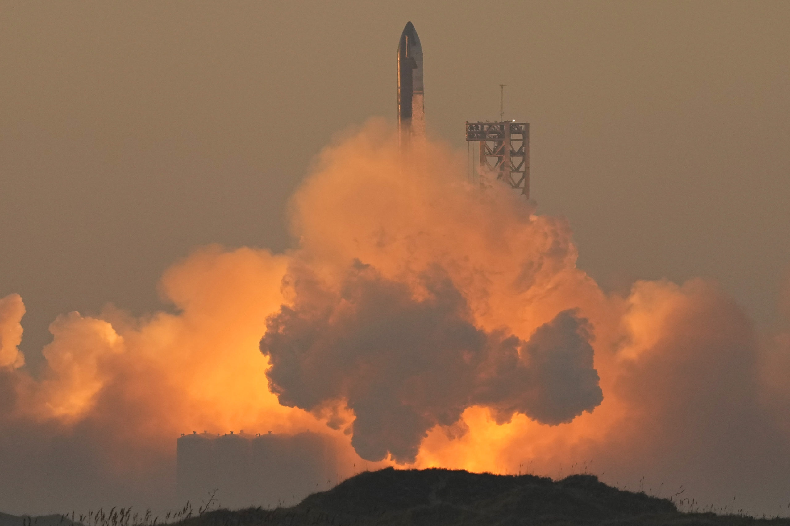 Delvis suksess for SpaceX andre oppskytning av måneraketten Starship&nbsp;<span>(+)</span>