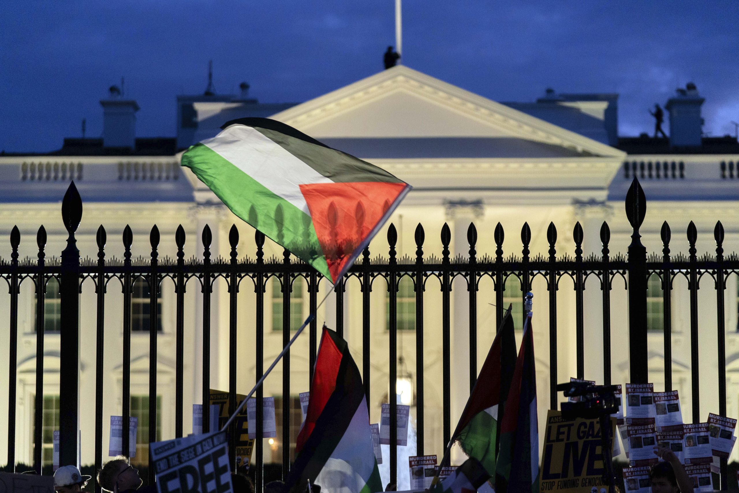 Tusenvis av Gaza-demonstranter i Washington og foran Det hvite hus: Allahu akbar&nbsp;<span>(+)</span>