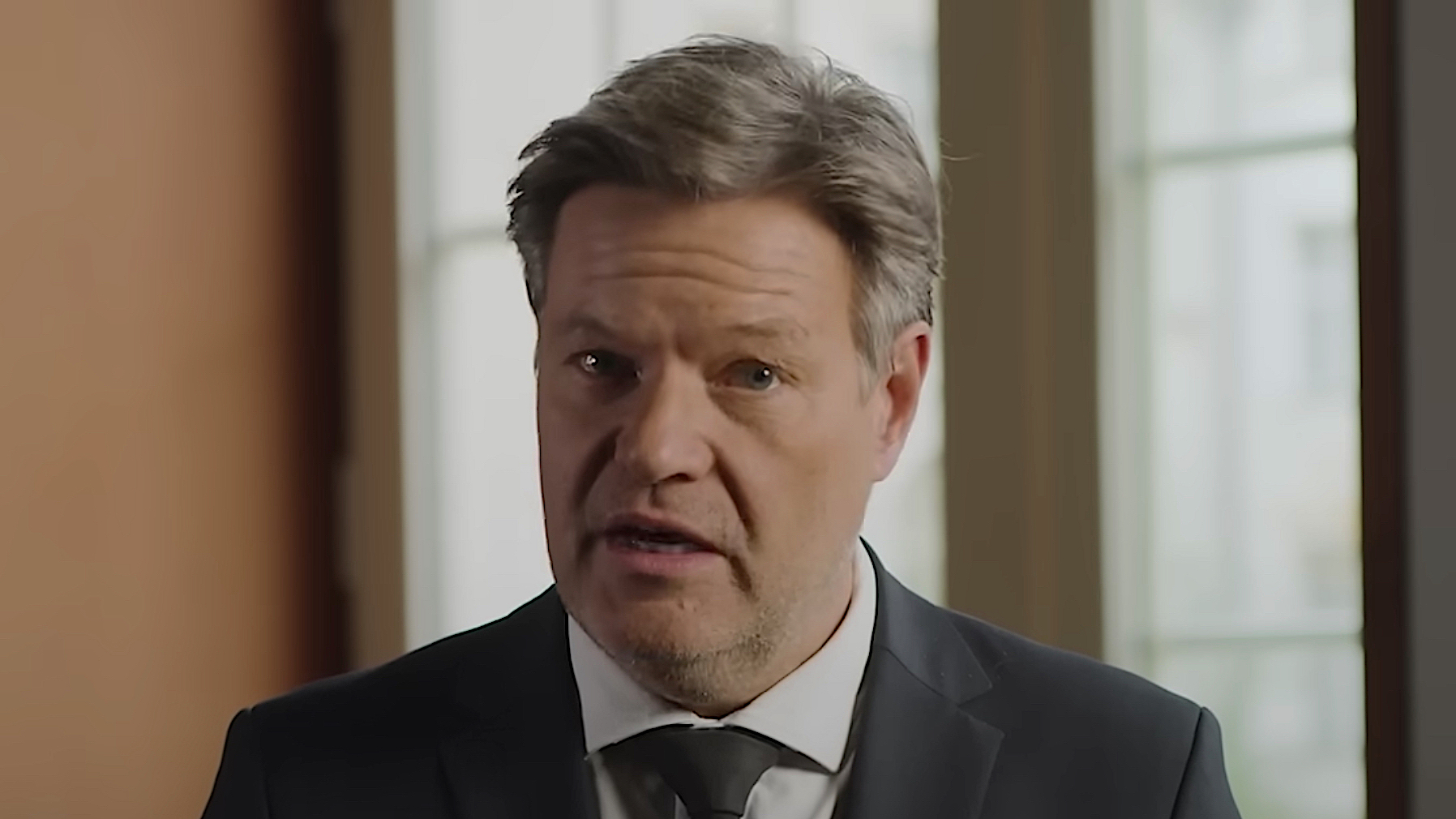 Robert Habeck: – Hamas har erklært den siviliserte verden krig, og må tilintet&shy;gjøres&nbsp;<span>(+)</span>