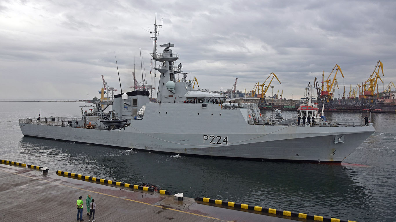 Storbritannia sender kanon&shy;båt til Guyana&nbsp;<span>(+)</span>