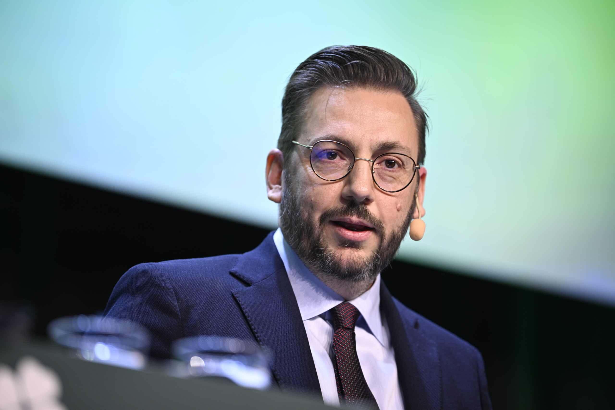Svensk partileder innrømmer: – De bestiller mord som vi bestiller pizza&nbsp;<span>(+)</span>