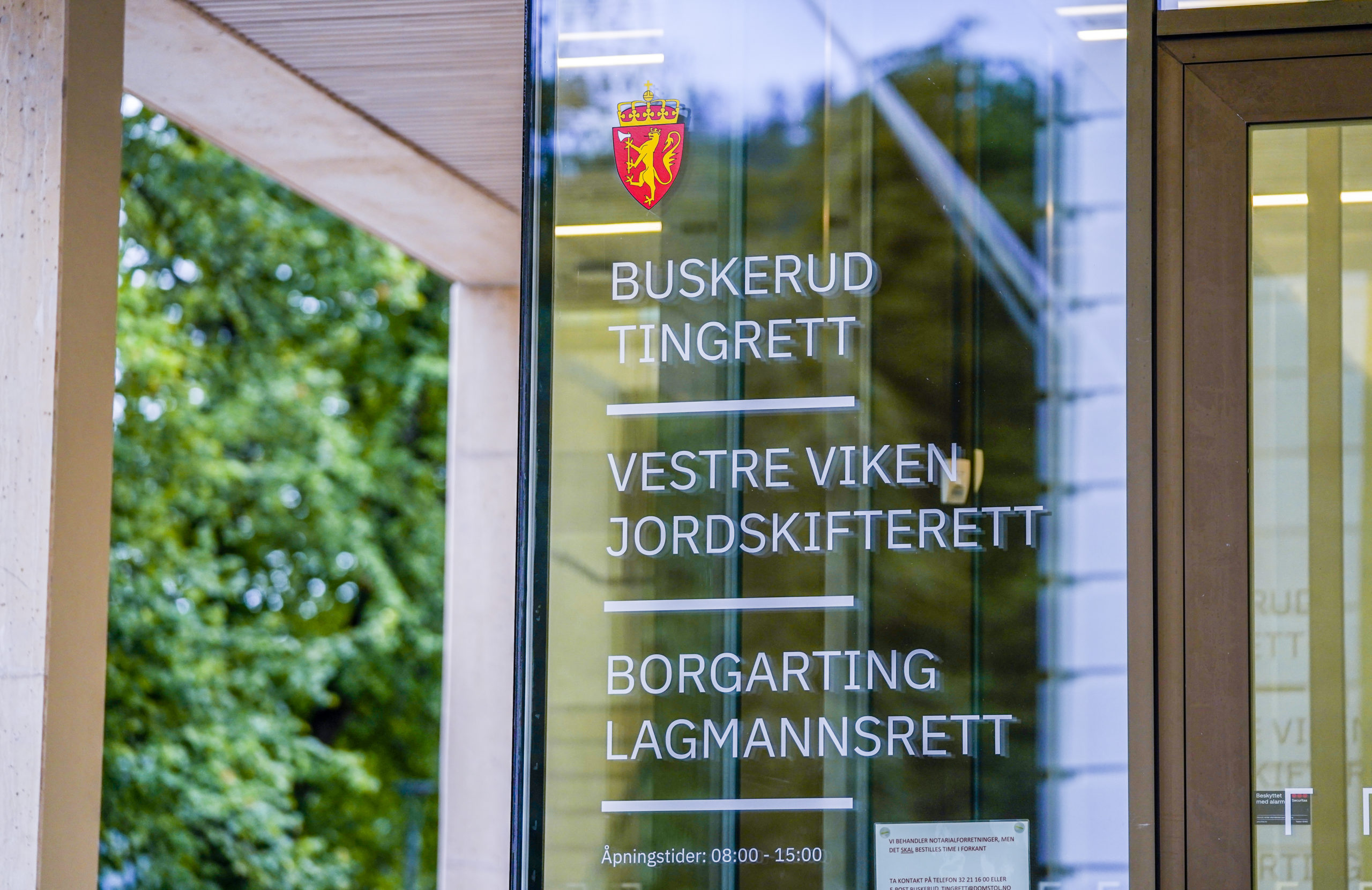 Kvinne (38) dømt for mishandling av fire kvinner: Brukte dildo som våpen