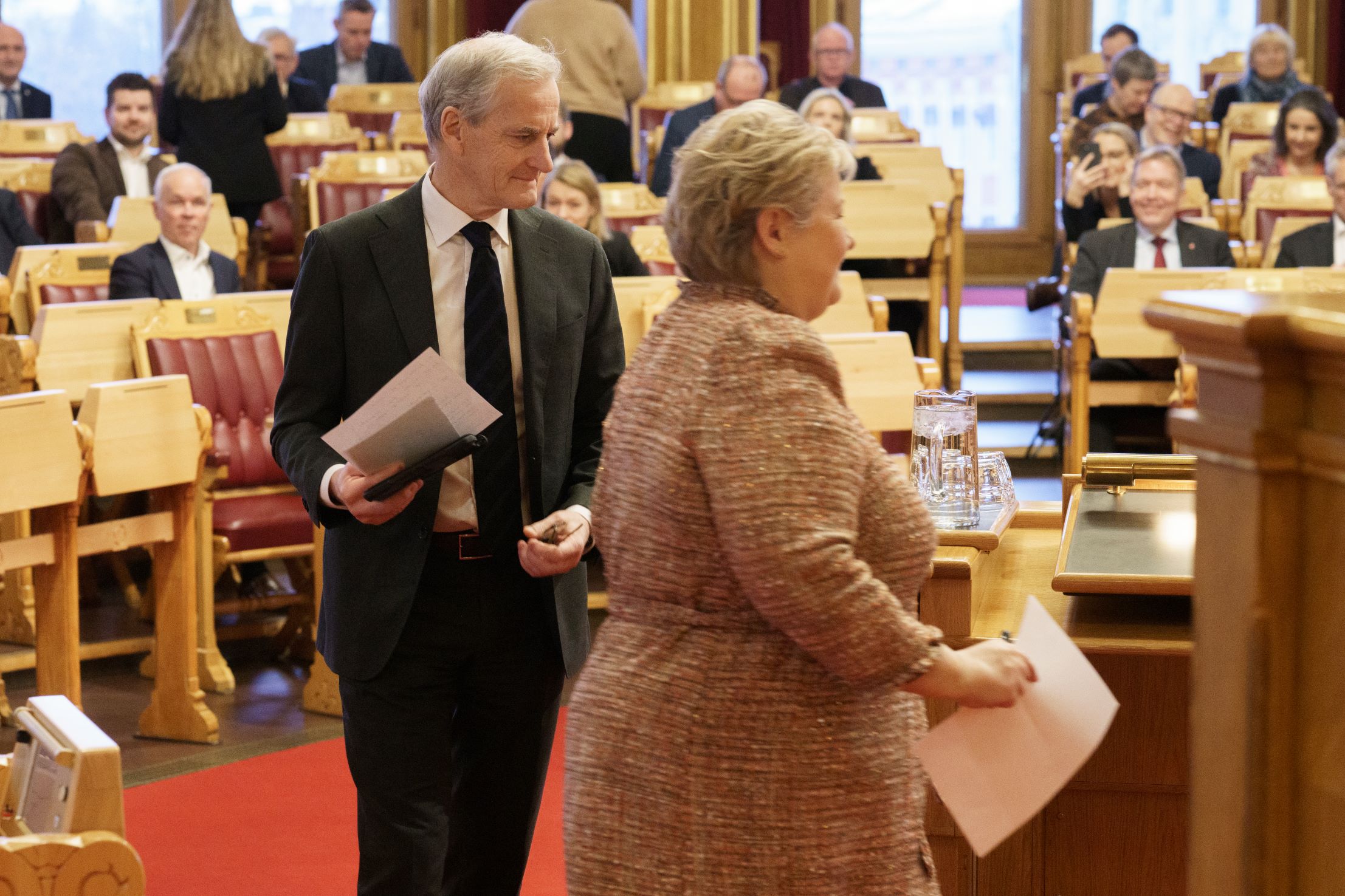 Solberg knuser Støre i statsminister&shy;måling&nbsp;<span>(+)</span>