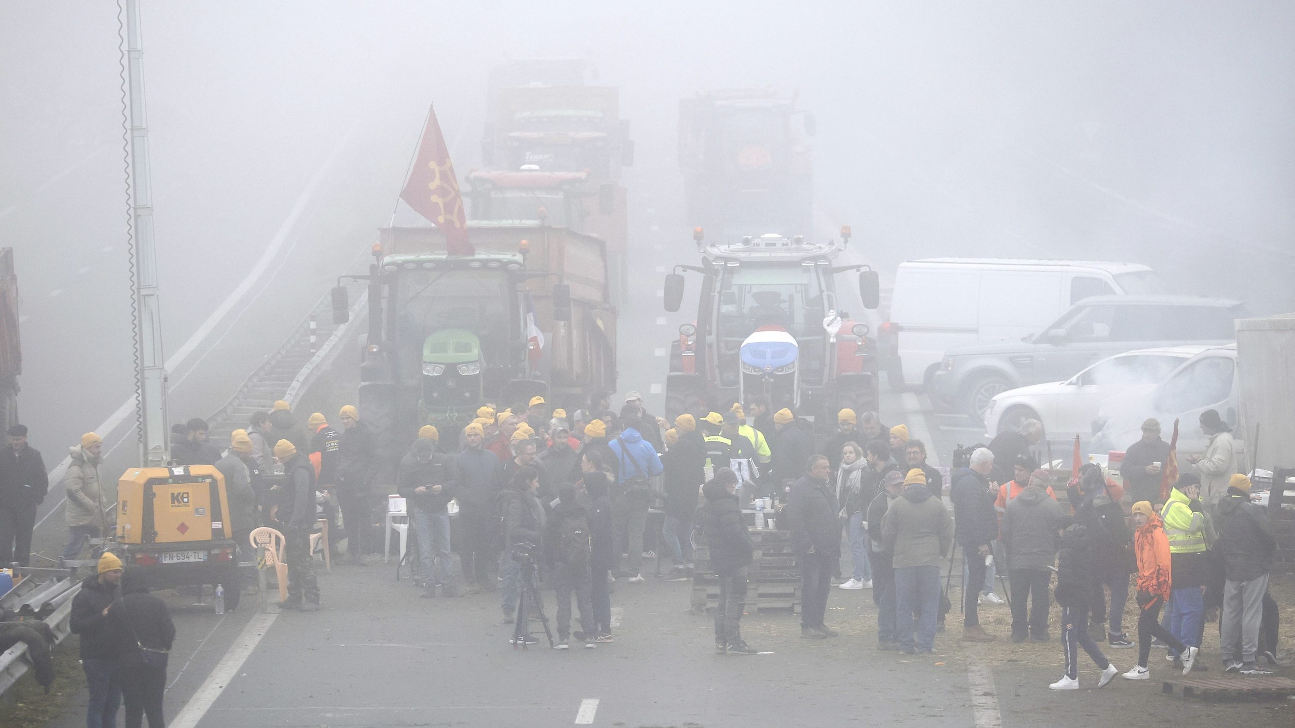 Franske bønder blokkerer motorveiene til Paris&nbsp;<span>(+)</span>