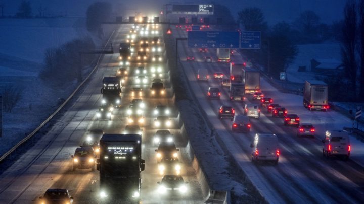 EUs forbud mot drivstoff­biler fra 2035 begynner å vakle&nbsp;<span>(+)</span>