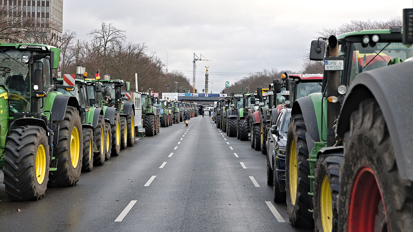 Nu også i Danmark: Bøndene truer med å blokkere København med traktorer&nbsp;<span>(+)</span>