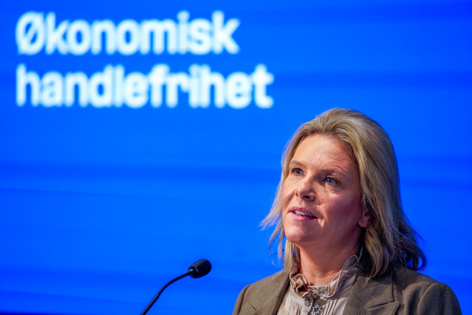 Kraftig byks for FrP: Større enn Ap for første gang på 15 år&nbsp;<span>(+)</span>