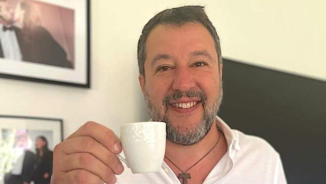 Matteo Salvini hyller bøndene etter tilbaketog fra EU&nbsp;<span>(+)</span>
