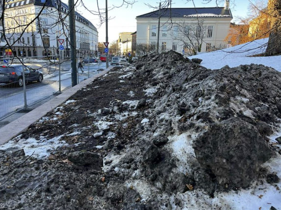 Oslo kommune bruker Slottsparken som dumpingplass for skitten snø&nbsp;<span>(+)</span>