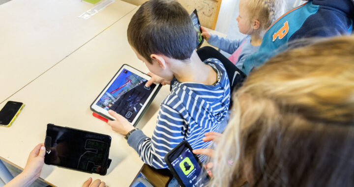Foreldreopprør etter Oslo-lærer blir kastet for iPad-nekt: – Ekstremt uprofesjonelt