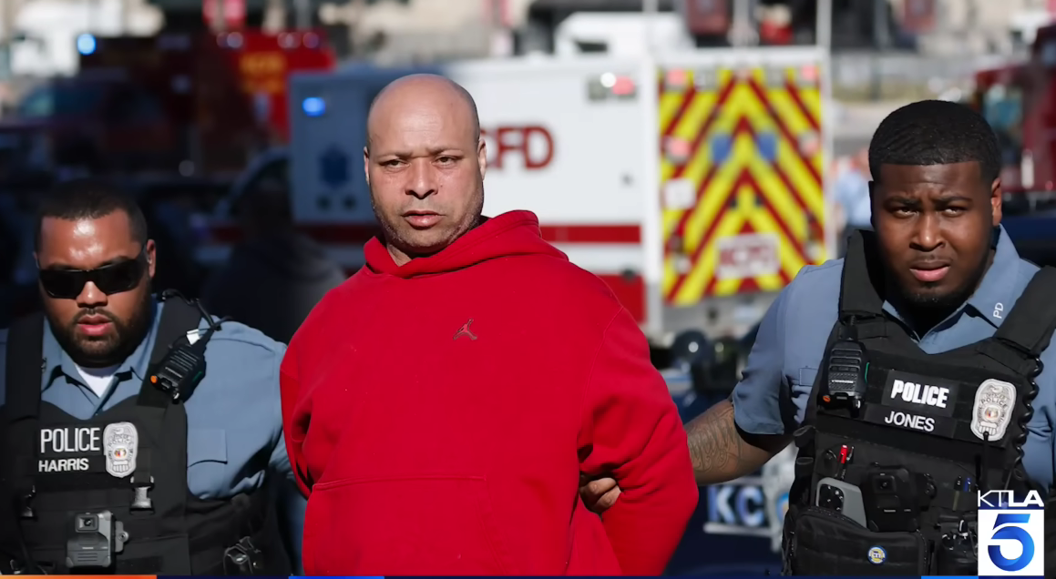 Tre personer pågrepet etter masseskytingen i Kansas City&nbsp;<span>(+)</span>
