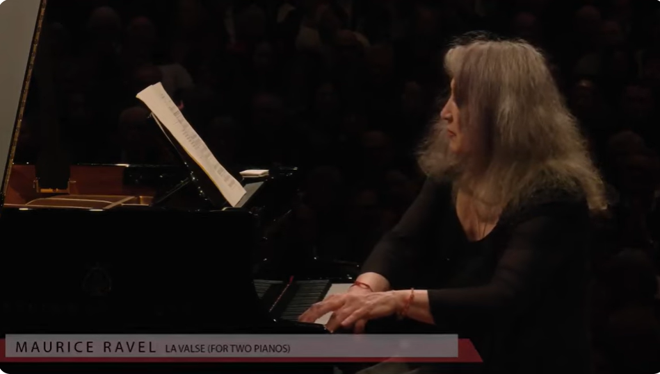 Interlude: Argerich og Tiempo spiller La valse&nbsp;<span>(+)</span>