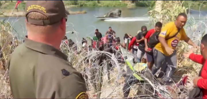 Minst 12 drept i skuddveksling ved Mexicos grense til Texas&nbsp;<span>(+)</span>