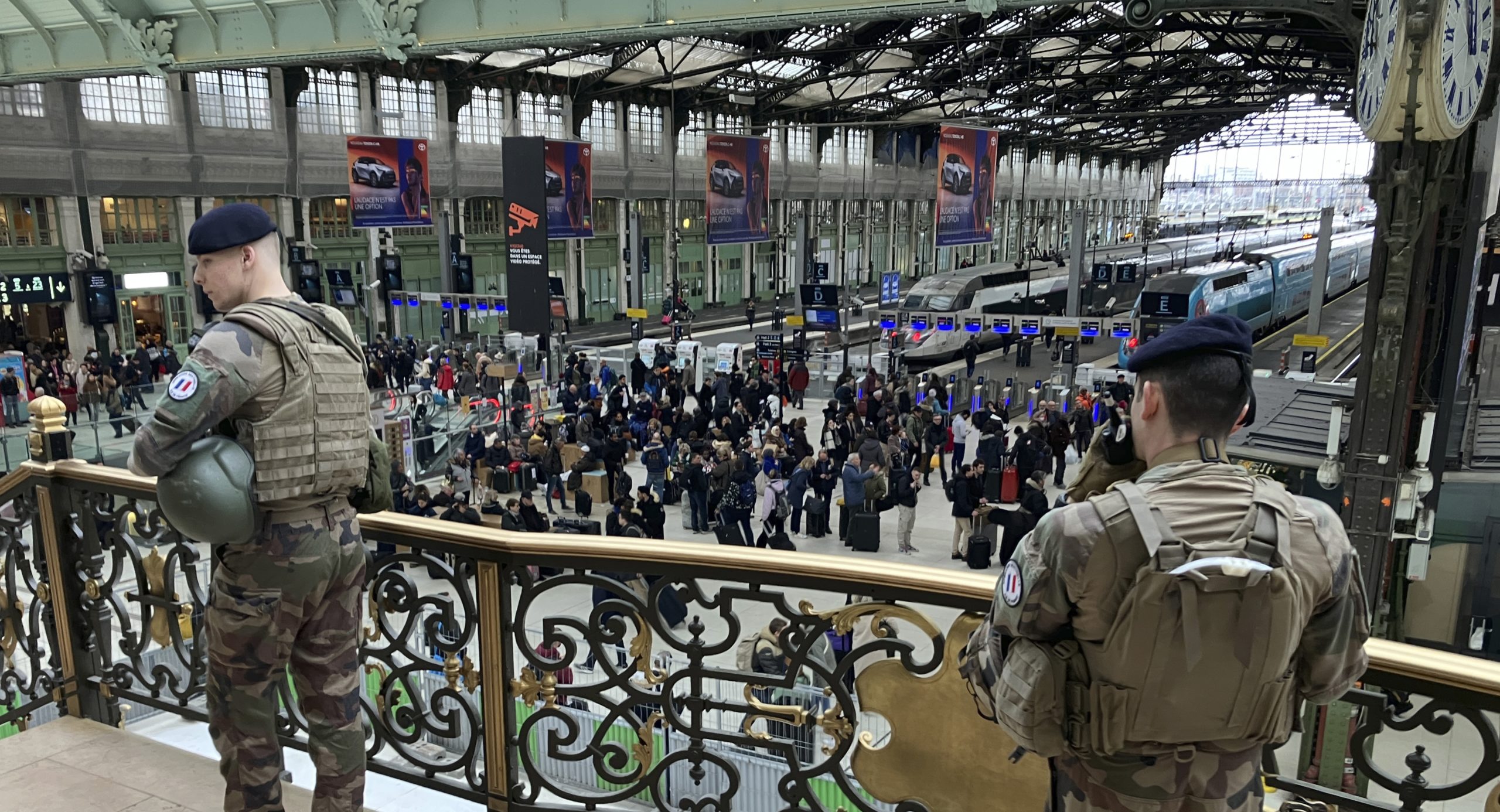 32-åring fra Mali med kniv og hammer skadet tre på jernbane­stasjon i Paris&nbsp;<span>(+)</span>