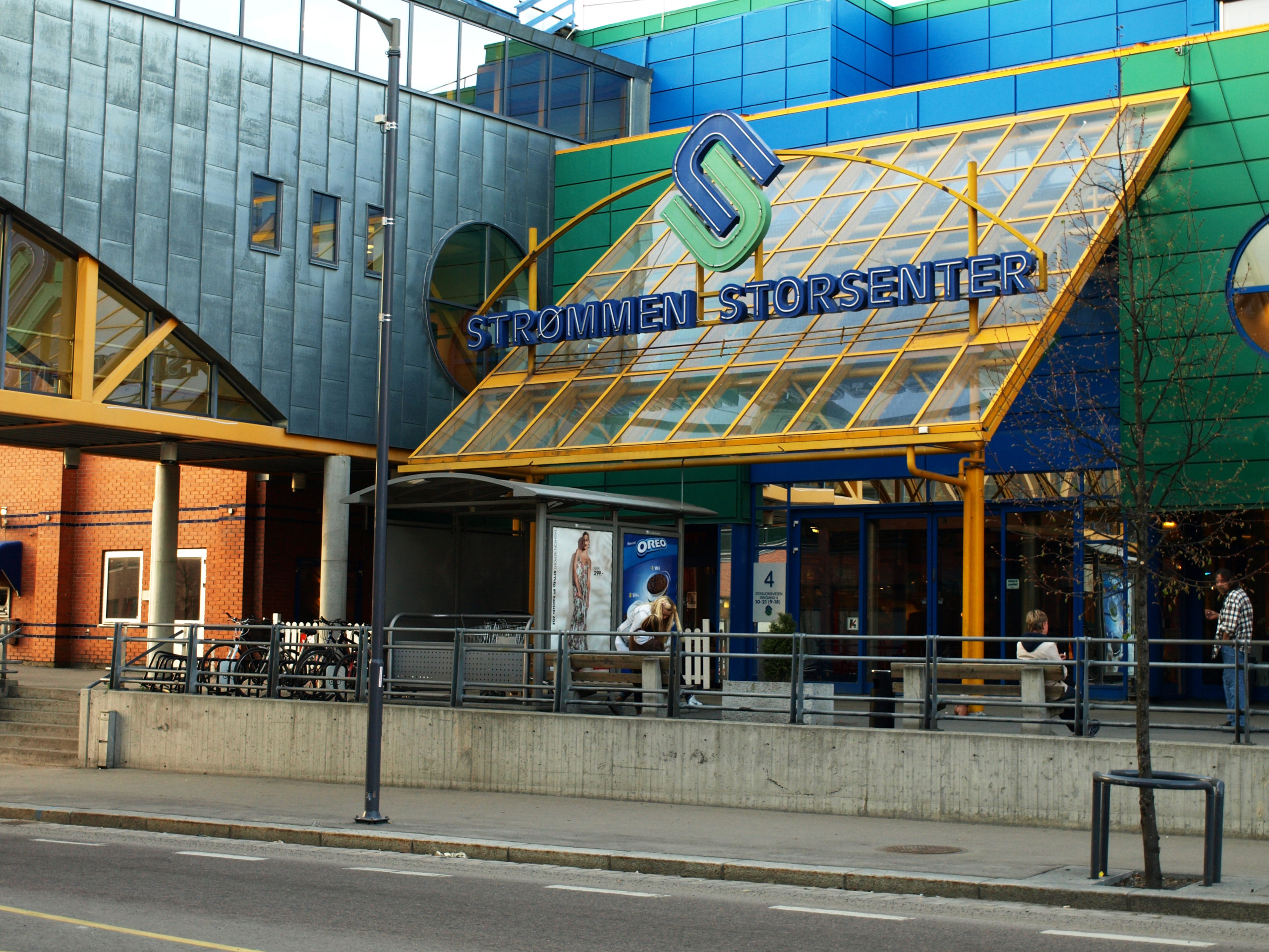 Knivstikking på Strømmen, tenåring kritisk skadd&nbsp;<span>(+)</span>