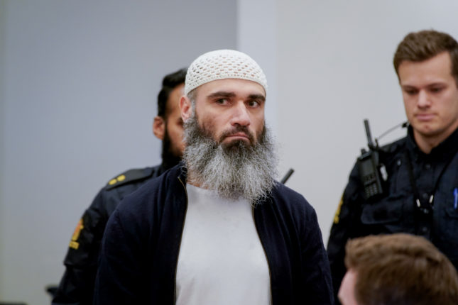 – Hvorfor gjennomføres denne rettssaken under ramadan?&nbsp;<span>(+)</span>