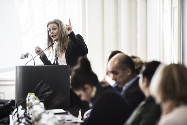 Tidene endrer seg, nå retusjeres gamle artikler&nbsp;<span>(+)</span>