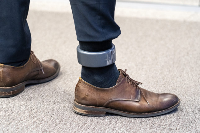 Endelig så får politiet selv sette på omvendt voldsalarm&nbsp;<span>(+)</span>