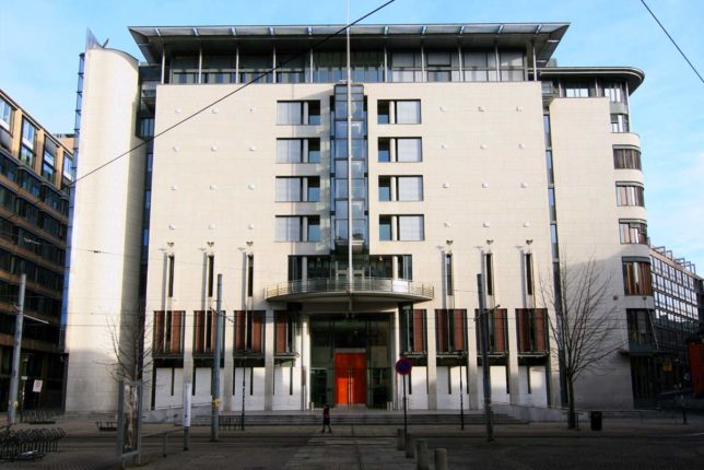 Sivilombudet skeptisk til pepperspray og venteceller under Oslo tinghus&nbsp;<span>(+)</span>